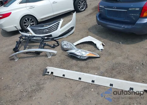 2017 Hyundai Azera z USA, uszkodzony, nr VIN KMHFG4JG6HA574743